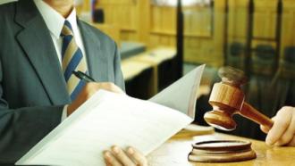 Адвокаты, лишенные статуса, не смогут быть представителями в суде с 1 марта