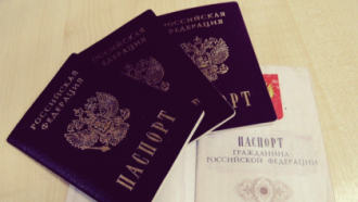 С 15 мая вступление в гражданство упростили. При чём здесь СВО?